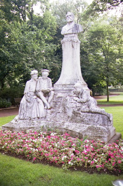 Statue JV Amiens